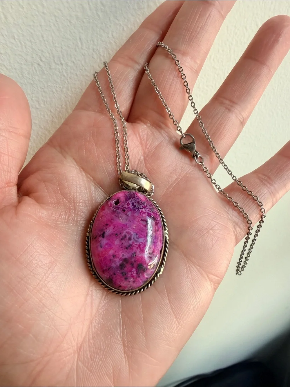 Handcrafted Pink Oval Stone Pendant Necklace in Silver Tone 925